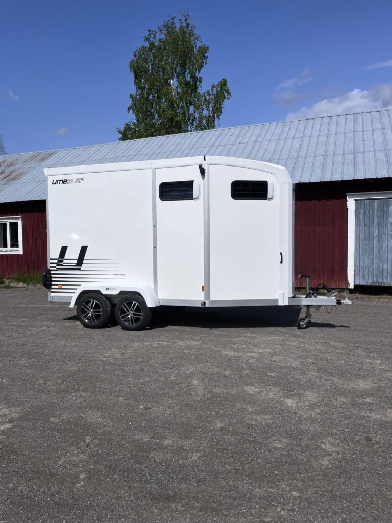 B60 sedd från sidan med dörr, fönster och dragstång